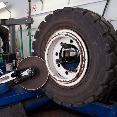 Выездной ремонт грузовиков и автомонтаж